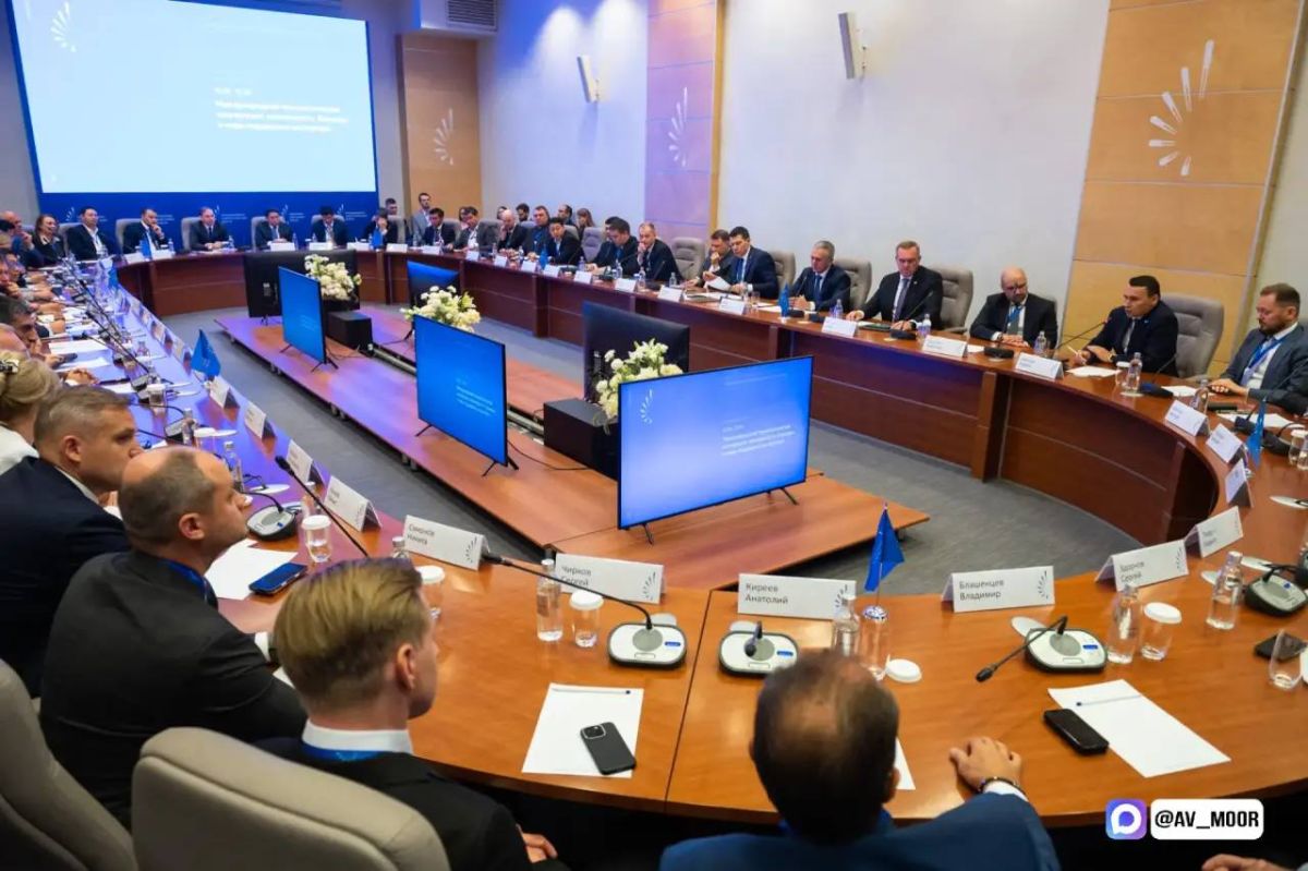 Александр Моор: Актуальные направления стимулирования экспорта обсудили на международной сессии форума TNF Александр Моор: Актуальные направления стимулирования экспорта обсудили на международной сессии форума TNF