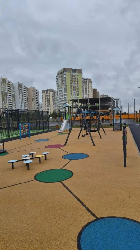 В Тюмени на улице Александра Протозанова продолжается благоустройство В Тюмени на улице Александра Протозанова продолжается благоустройство