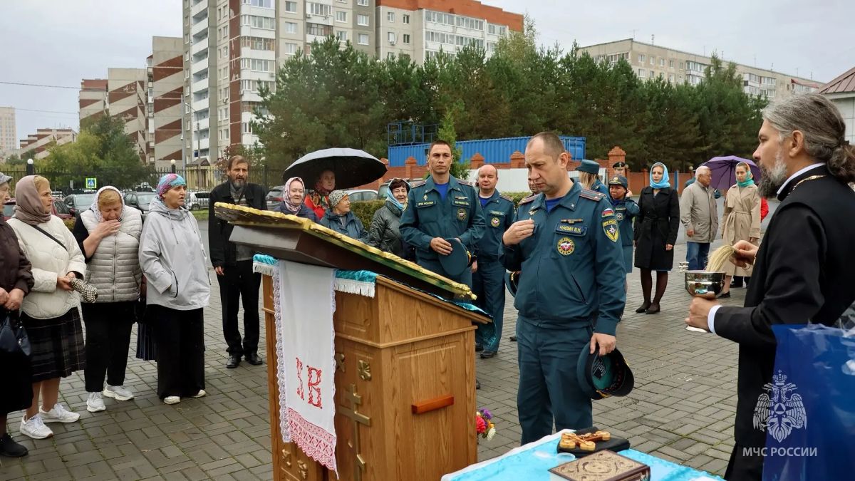 Огнеборцы России чествуют икону «Неопалимая Купина» Огнеборцы России чествуют икону «Неопалимая Купина»