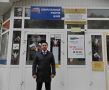 Одним из первых на своем избирательном участке проголосовали глава Омутинского округа Олег Кузнецов и его супруга