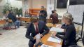 Глава города Тюмени Максим Афанасьев пришел на избирательный участок, чтобы сделать свой выбор