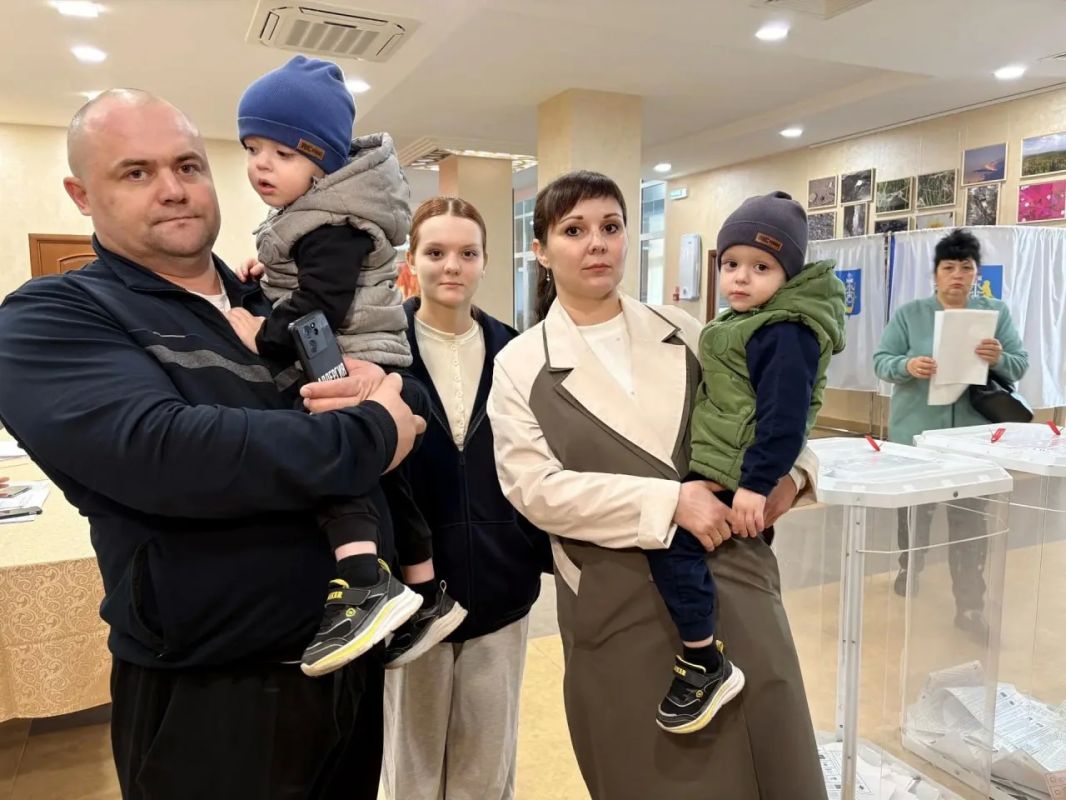 Многодетная семья Кутыревых из поселка Винзили превратила день выборов в настоящий семейный праздник