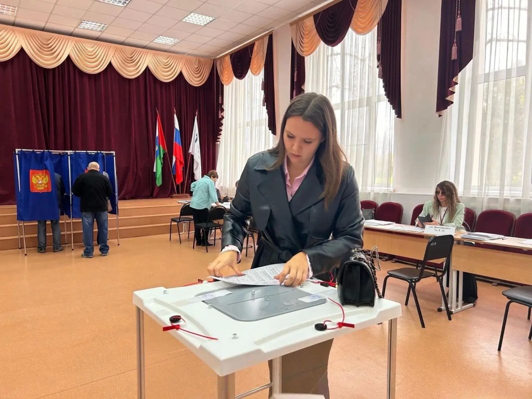 Молодежь Тобольска выбирает свое будущее Молодежь Тобольска выбирает свое будущее