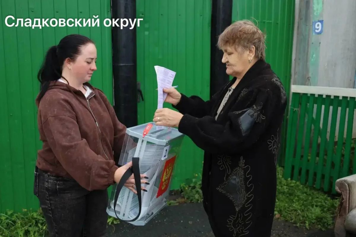 Жители Тюменской области голосуют на выборах 2026 года