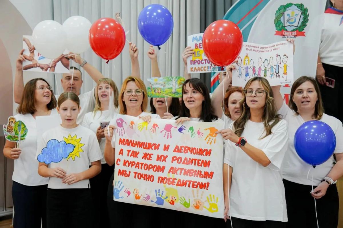 В школах Тюменской области проходит фестиваль "Поющий город"