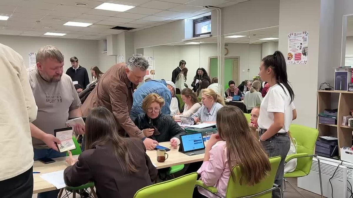 Посмотрите, сколько участников уже пришли за своими подарками за участие в викторине «Знай свой край!»