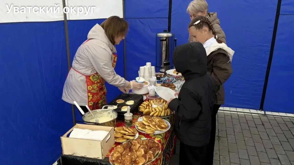 Оладьи стали главным блюдом фестиваля "Тюменская осень" в муниципалитетах региона Оладьи стали главным блюдом фестиваля "Тюменская осень" в муниципалитетах региона