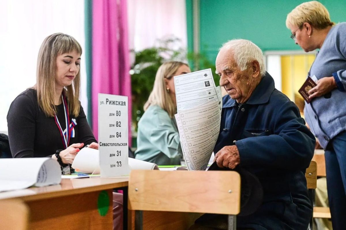 Второй день голосования начался в регионах УФО