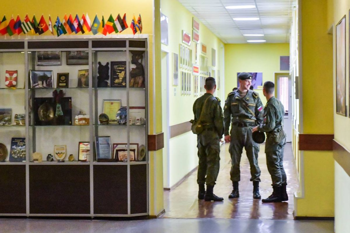 Офицеры и курсанты Тюменского высшего военно-инженерного командного училища сделали свой выбор, проголосовав в ходе ЕДГ-2026