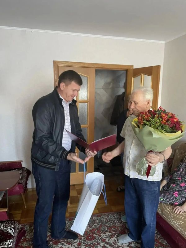 С 98-летием, Андриян Корнилович! С 98-летием, Андриян Корнилович!