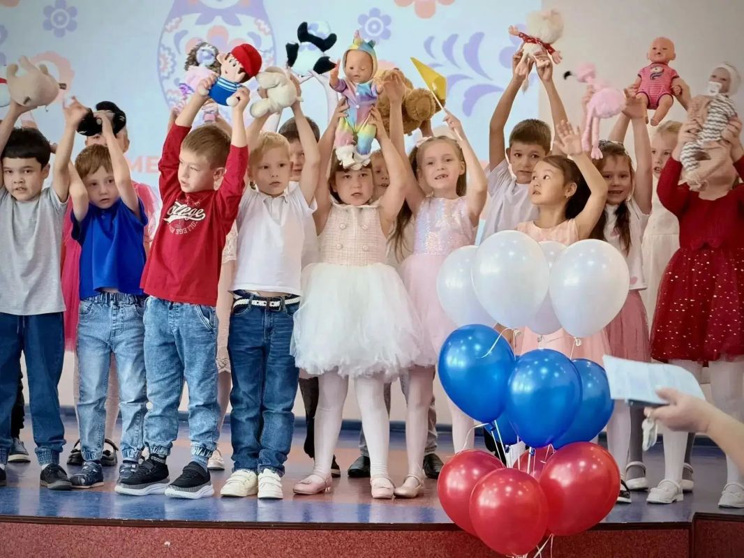 На площадках «Тюменской осени» в самом разгаре фестиваль-конкрс «Поющий город» Послушайте, как поют наши дети вместе, вся область — от больших городов до маленьких сёл На площадках «Тюменской осени» в самом разгаре фестиваль-конкрс «Поющий город» Послушайте, как поют наши дети вместе, вся область — от больших городов до маленьких сёл