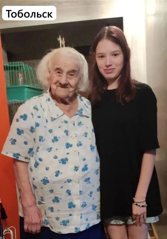 Члены участковых комиссий обеспечивают возможность голосования на дому для тех, кто не может прийти на участок Члены участковых комиссий обеспечивают возможность голосования на дому для тех, кто не может прийти на участок