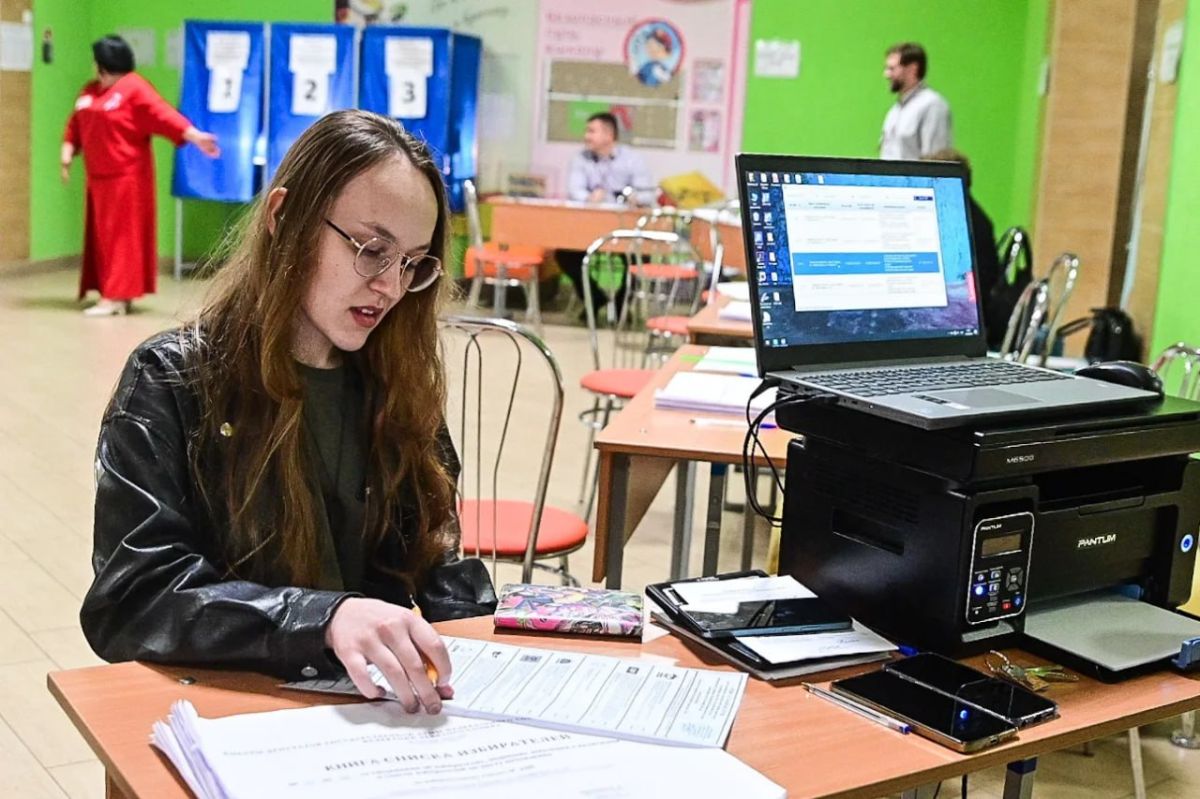Активную гражданскую позицию демонстрируют жители Тюменской области в третий день голосования на выборах депутатов Государственной думы и Тюменской областной думы Активную гражданскую позицию демонстрируют жители Тюменской области в третий день голосования на выборах депутатов Государственной думы и Тюменской областной думы