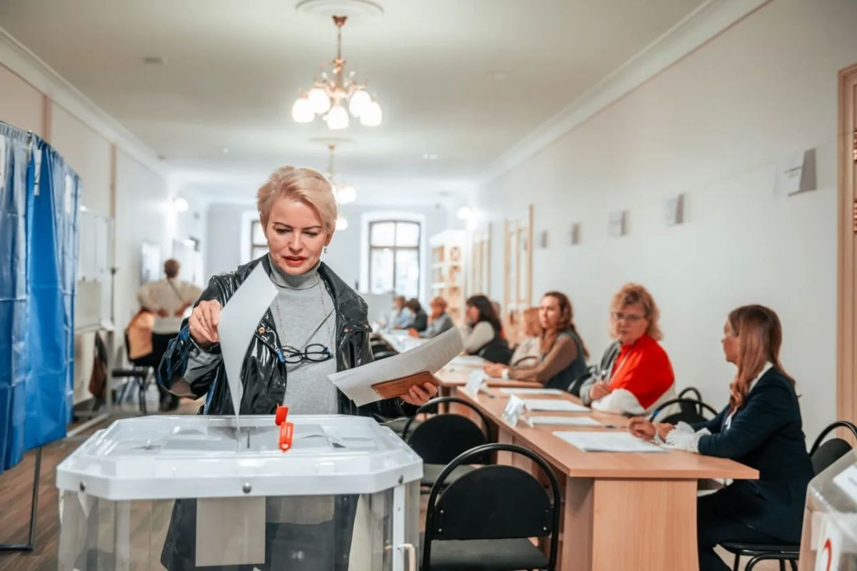На выборы приходят люди разных поколений