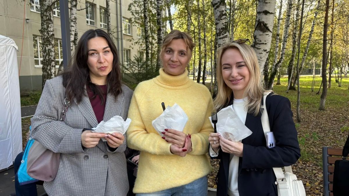 В рамках фестиваля «Тюменская осень» сегодня на праздничных площадках города проходит гастрономический фестиваль «Оладушки» В рамках фестиваля «Тюменская осень» сегодня на праздничных площадках города проходит гастрономический фестиваль «Оладушки»