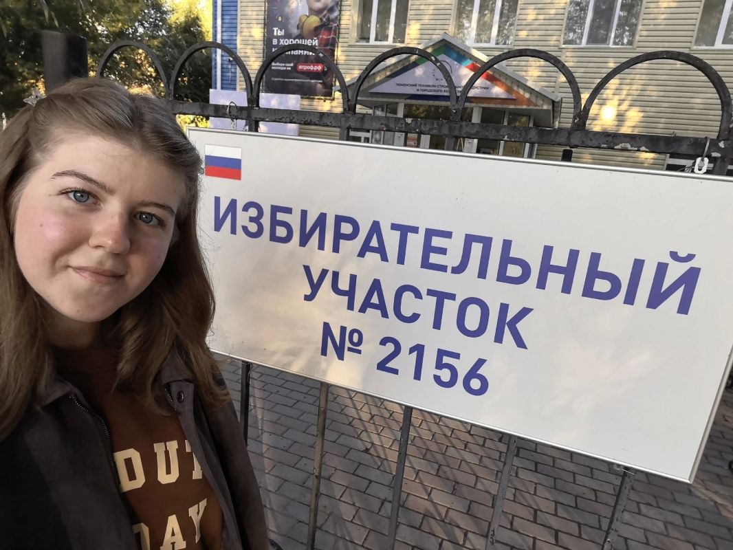 Члены Молодежного электорального клуба - на выборах! Члены Молодежного электорального клуба - на выборах!