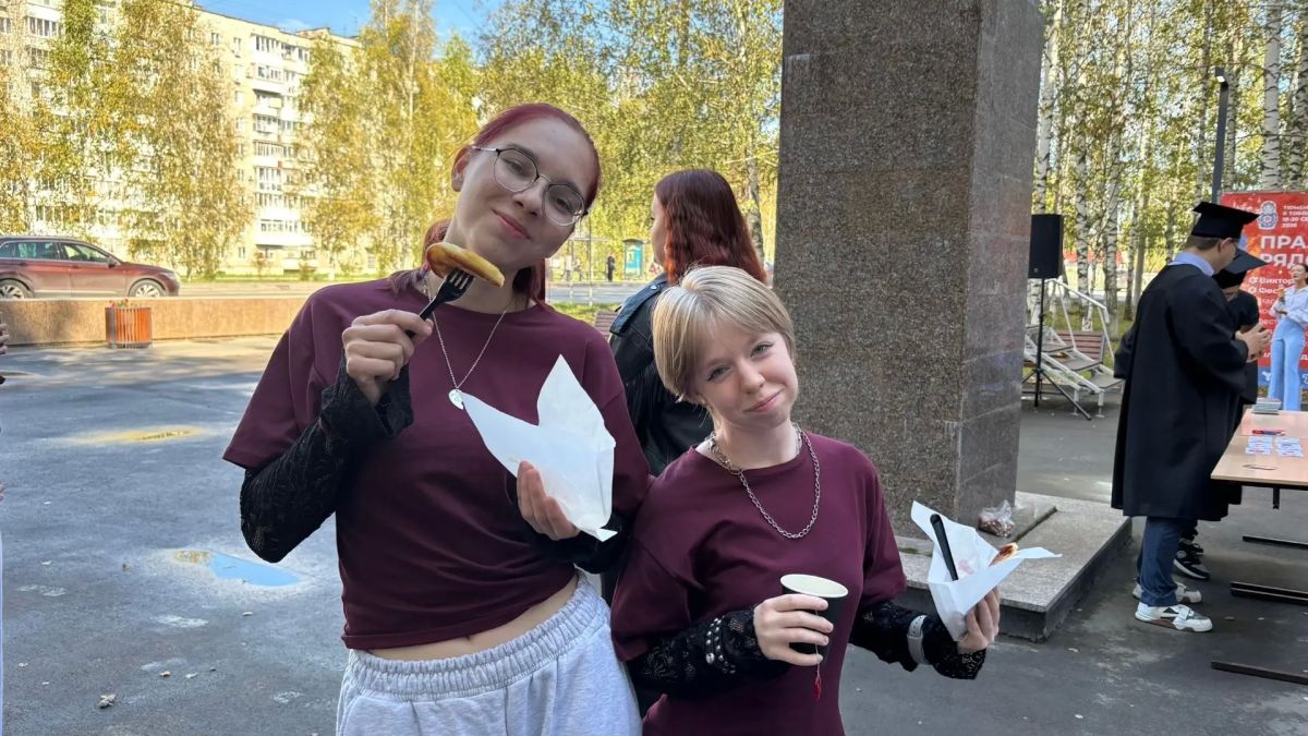 В рамках фестиваля «Тюменская осень» сегодня на праздничных площадках города проходит гастрономический фестиваль «Оладушки» В рамках фестиваля «Тюменская осень» сегодня на праздничных площадках города проходит гастрономический фестиваль «Оладушки»