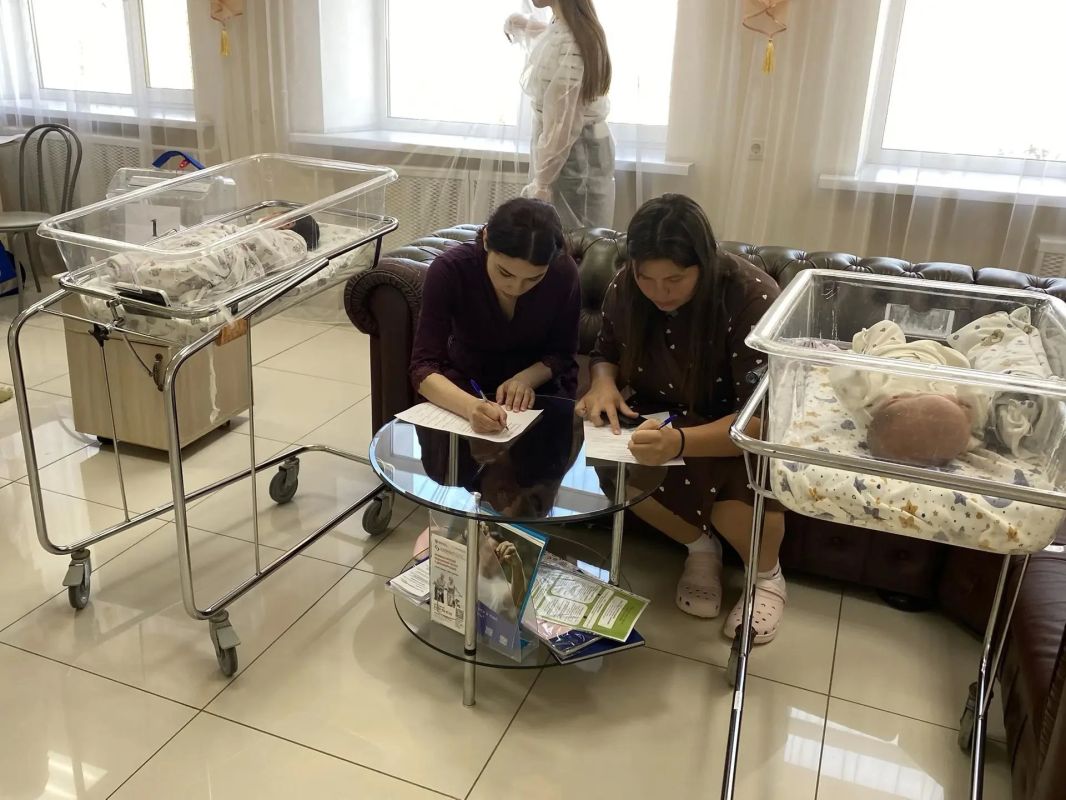 В Тюмени в родильном доме №3 проголосовали молодые мамы В Тюмени в родильном доме №3 проголосовали молодые мамы