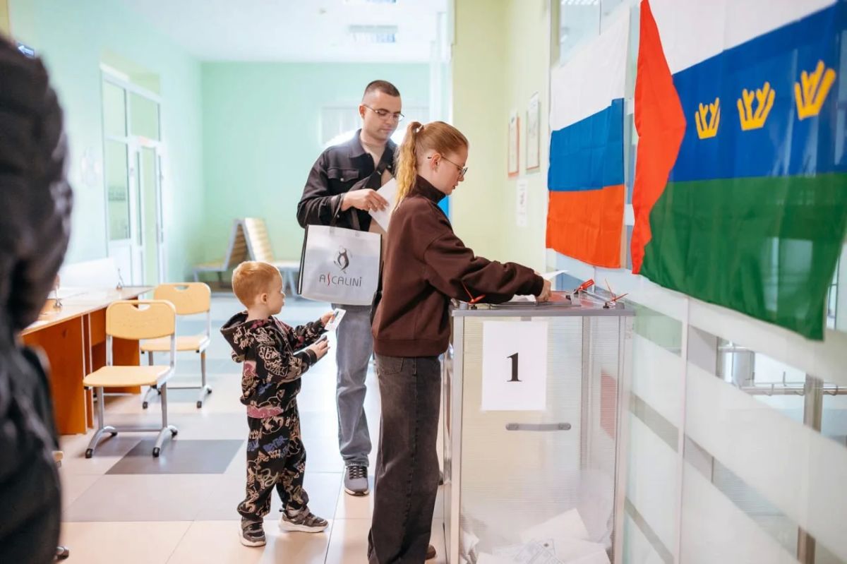 На выборы приходят люди разных поколений На выборы приходят люди разных поколений
