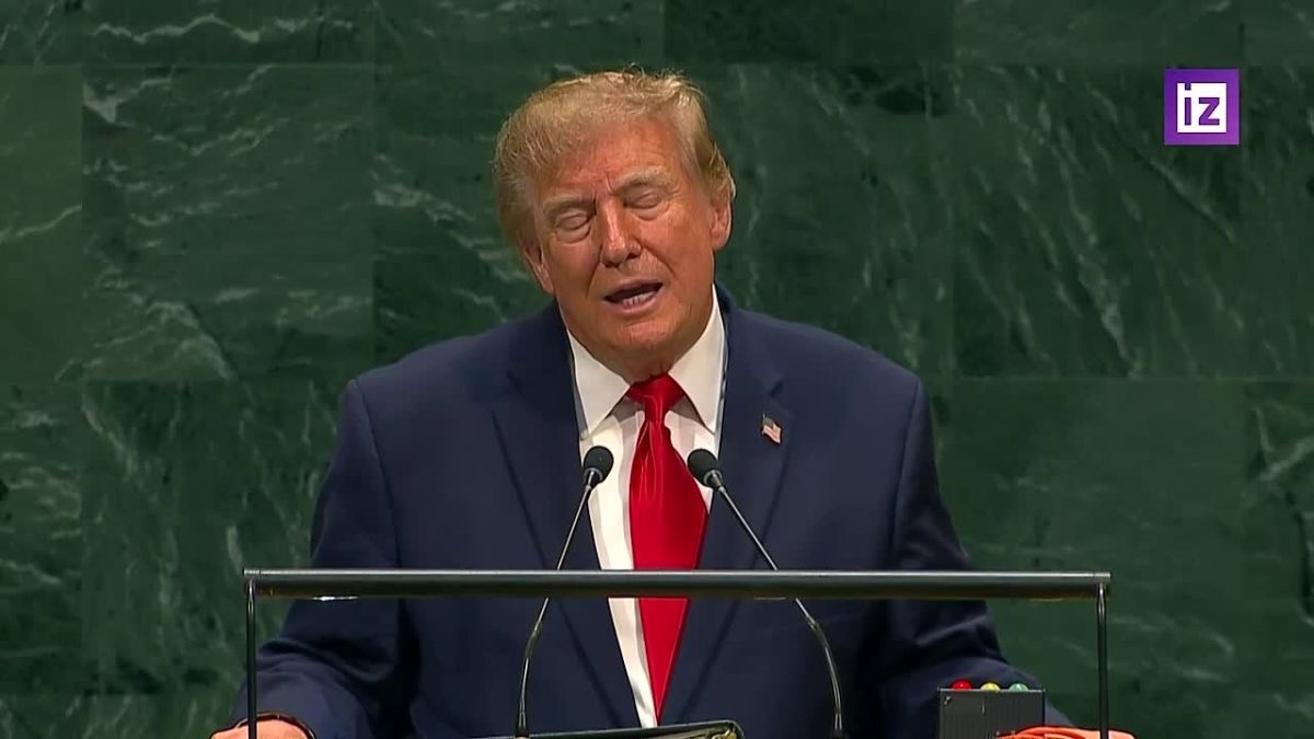 Алексей Живов: Трамп заявил, что намерен задействовать закон о масштабных санкциях против России
