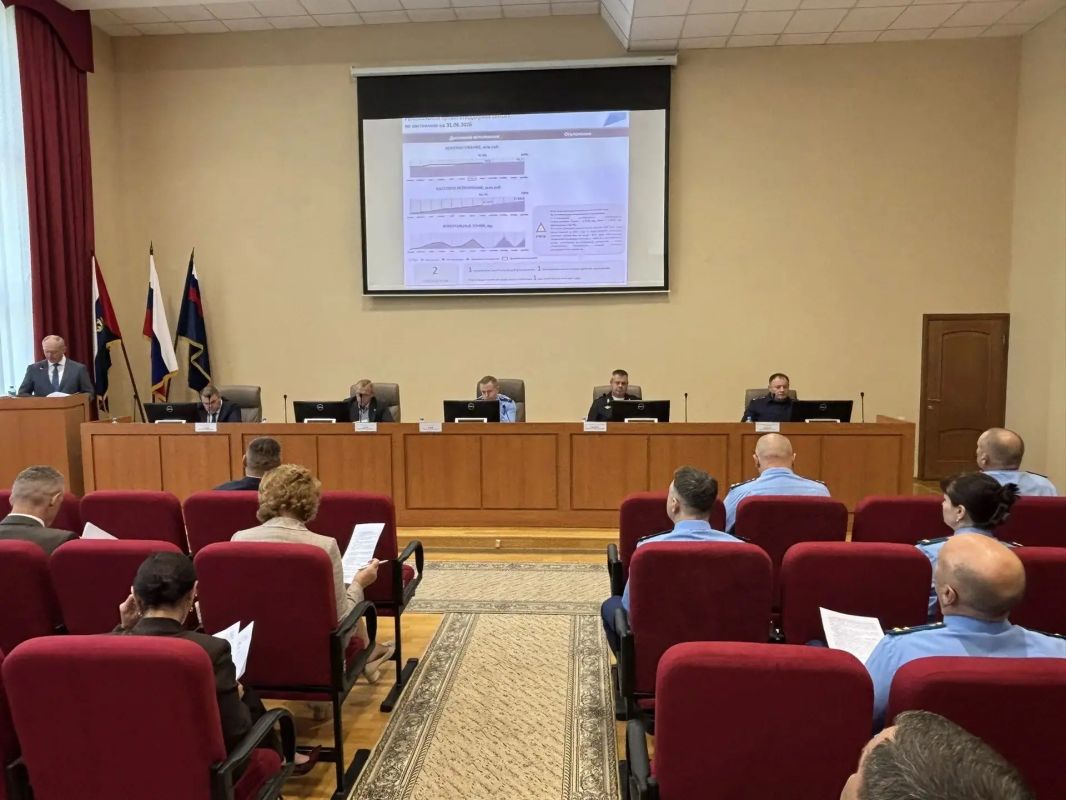 Сегодня под председательством прокурора Тюменской области Александра Попова состоялось заседание межведомственной рабочей группы, на котором рассмотрены вопросы исполнения уполномоченными органами власти мероприятий... Сегодня под председательством прокурора Тюменской области Александра Попова состоялось заседание межведомственной рабочей группы, на котором рассмотрены вопросы исполнения уполномоченными органами власти мероприятий...