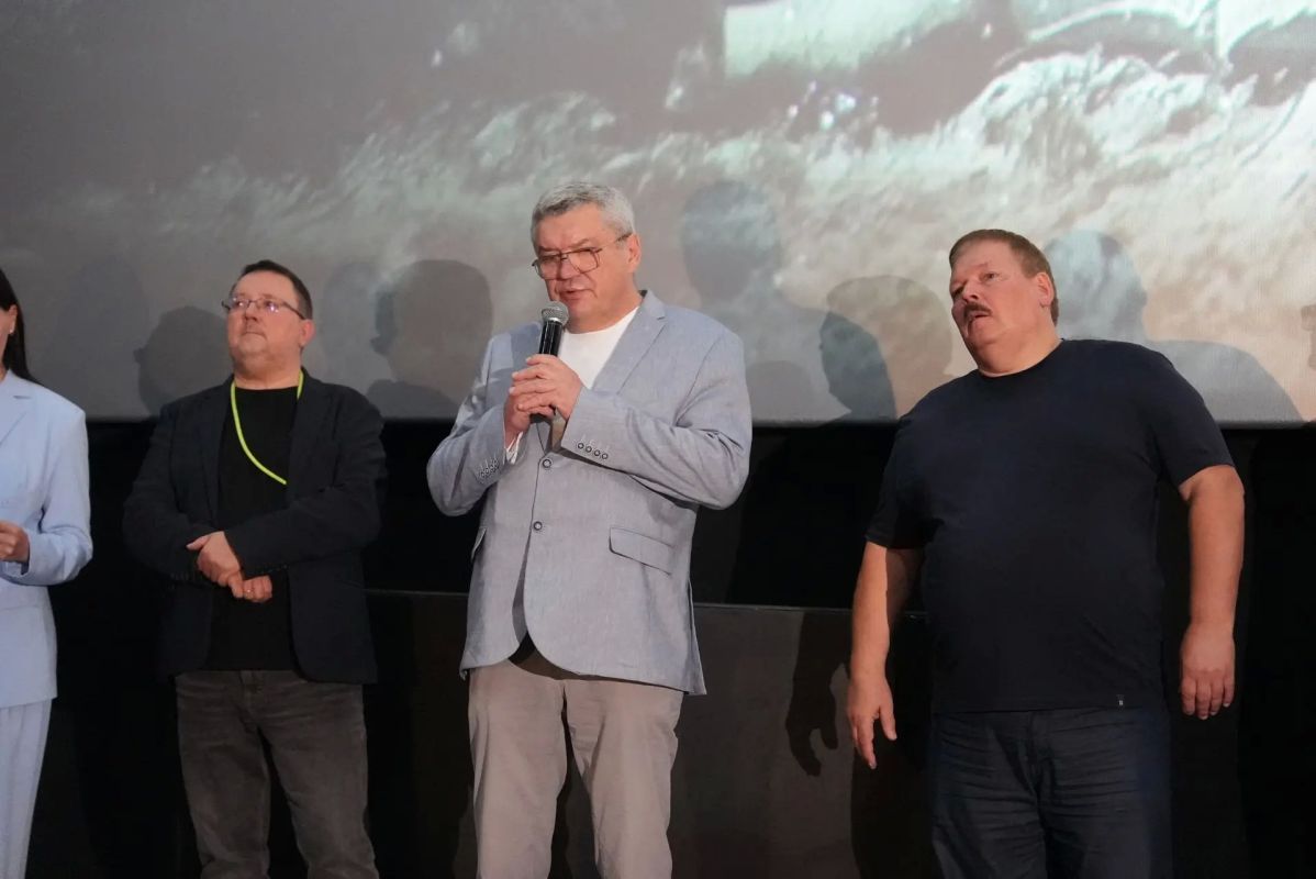 Максим Афанасьев: Сегодня в российский прокат выходит фильм «Романовы: преданность и предательство» Максим Афанасьев: Сегодня в российский прокат выходит фильм «Романовы: преданность и предательство»