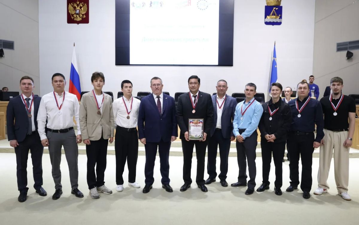 С наступающим праздником, машиностроители!