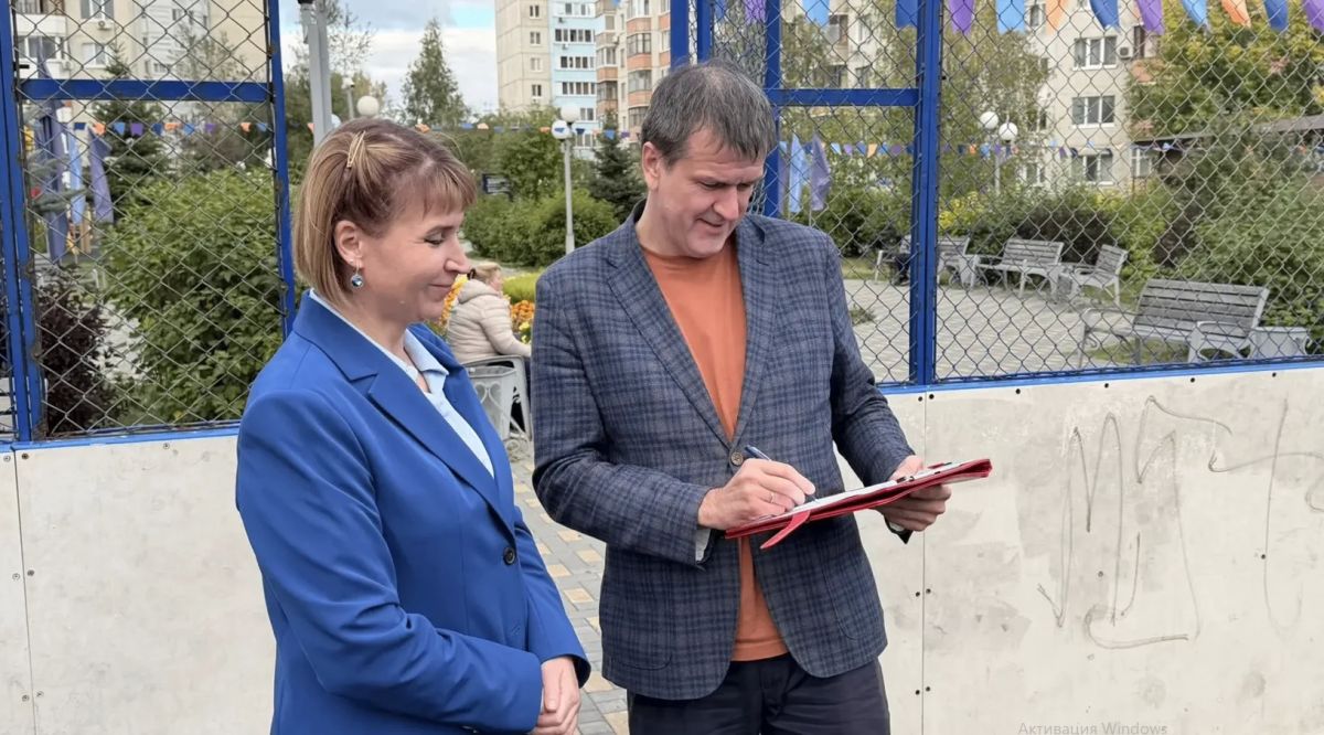 В Восточном административном округе Тюмени после планового ремонта открылся сквер Семейный, расположенный на пересечении улиц Широтной, 129 и Моторостроителей, 14 В Восточном административном округе Тюмени после планового ремонта открылся сквер Семейный, расположенный на пересечении улиц Широтной, 129 и Моторостроителей, 14
