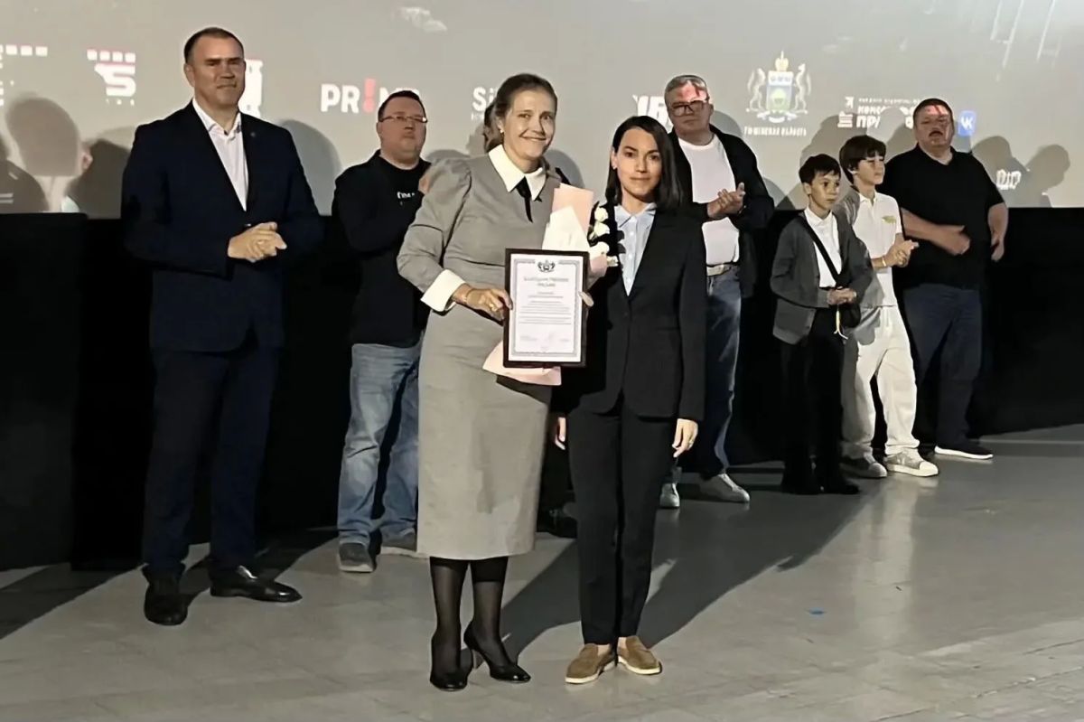 Сегодня фильм «Романовы: преданность и предательство» вышел на широкий экран. Тобольск – вместе со всей страной на премьере: аншлаг, билеты раскуплены Сегодня фильм «Романовы: преданность и предательство» вышел на широкий экран. Тобольск – вместе со всей страной на премьере: аншлаг, билеты раскуплены