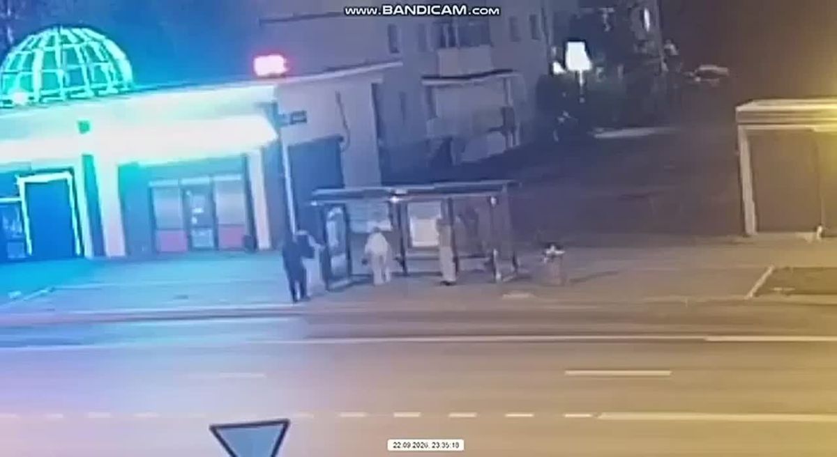 В Тобольске камеры «Безопасный город» поймали вандала, разбившего остановку