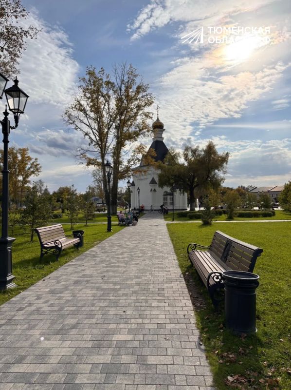 Место с открыток и путеводителей