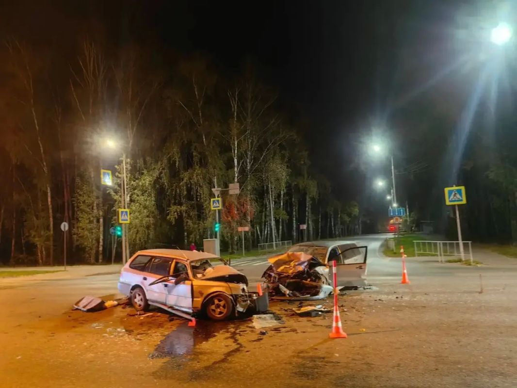Пять человек пострадали в ДТП из-за пьяного водителя-угонщика в Тюмени Пять человек пострадали в ДТП из-за пьяного водителя-угонщика в Тюмени