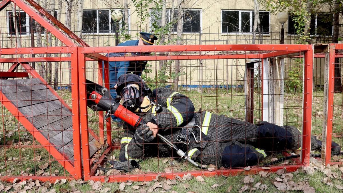 Испытания огнём и водой!. На базе Тюменского учебного центра ФПС МЧС России состоялось инструкторско - методическое занятие для руководителей федеральных органов исполнительной власти и правоохранительных органов... Испытания огнём и водой!. На базе Тюменского учебного центра ФПС МЧС России состоялось инструкторско - методическое занятие для руководителей федеральных органов исполнительной власти и правоохранительных органов...