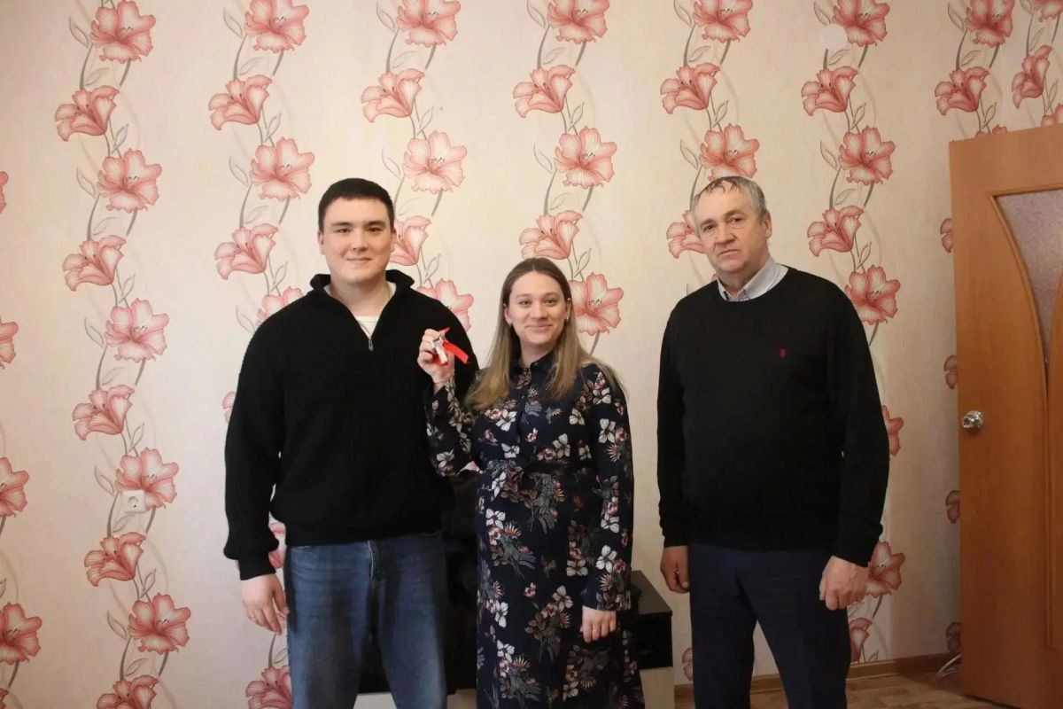 Одна профессия на двоих. Есть что-то особенное и трогательное в том, когда выпускники возвращаются в родные стены уже в новом статусе