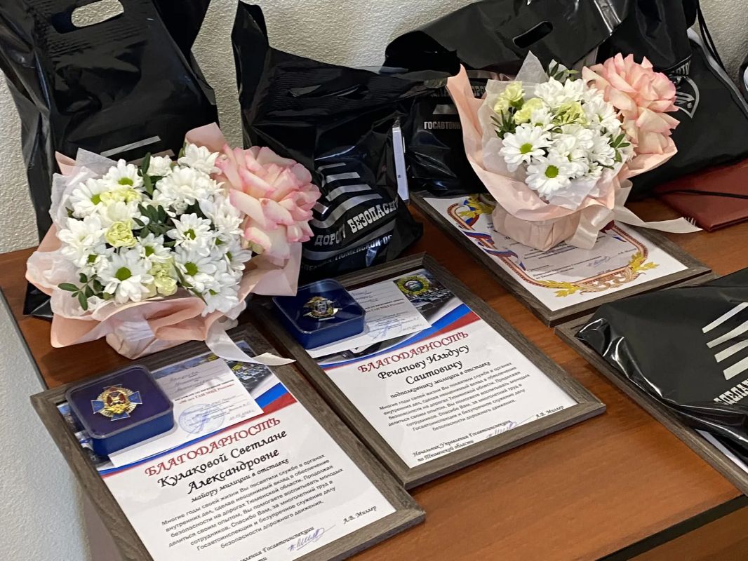 В Тобольске сегодня проходят мероприятия по безопасности дорожного движения с участием Главы города Петра Вагина, начальника Управления Госавтоинспекции Андрея Миллера, Главы Тобольского муниципального округа Андрея... В Тобольске сегодня проходят мероприятия по безопасности дорожного движения с участием Главы города Петра Вагина, начальника Управления Госавтоинспекции Андрея Миллера, Главы Тобольского муниципального округа Андрея...