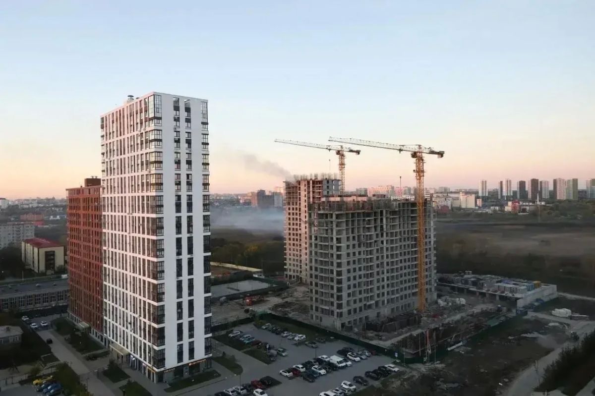 Пожар на стройке в Тюмени: огонь вспыхнул на 17м этаже Пожар на стройке в Тюмени: огонь вспыхнул на 17м этаже