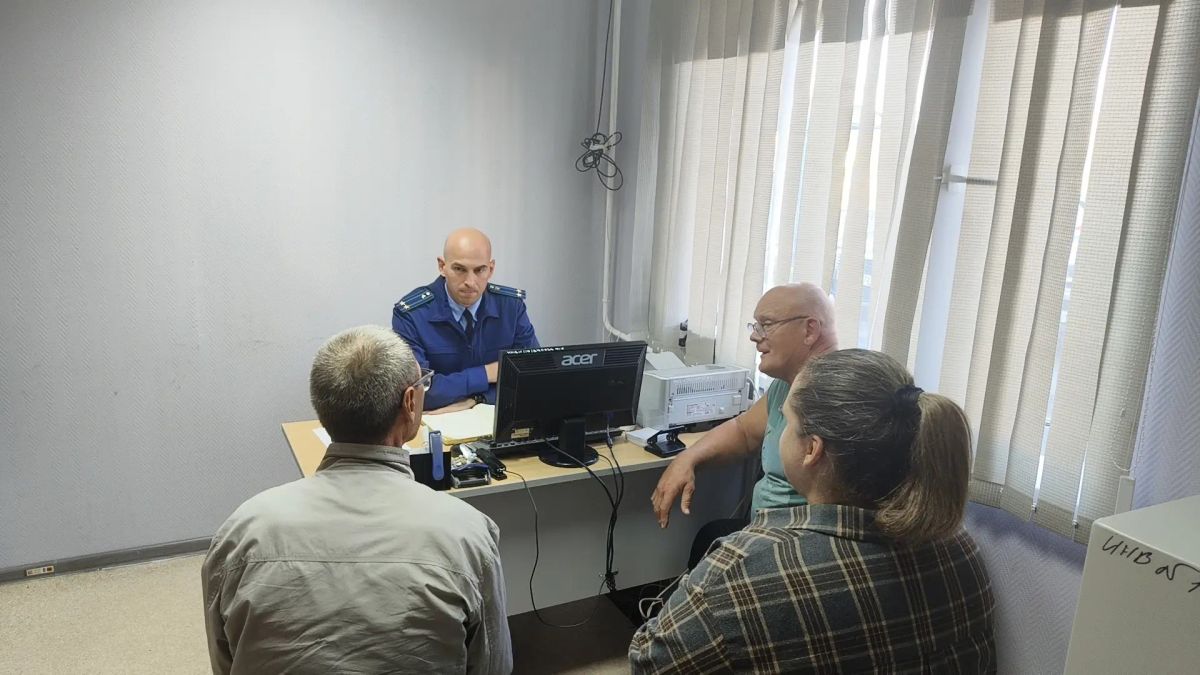 Прокурор Уватского района Александр Томилов посетил с рабочим визитом поселок Туртас Прокурор Уватского района Александр Томилов посетил с рабочим визитом поселок Туртас