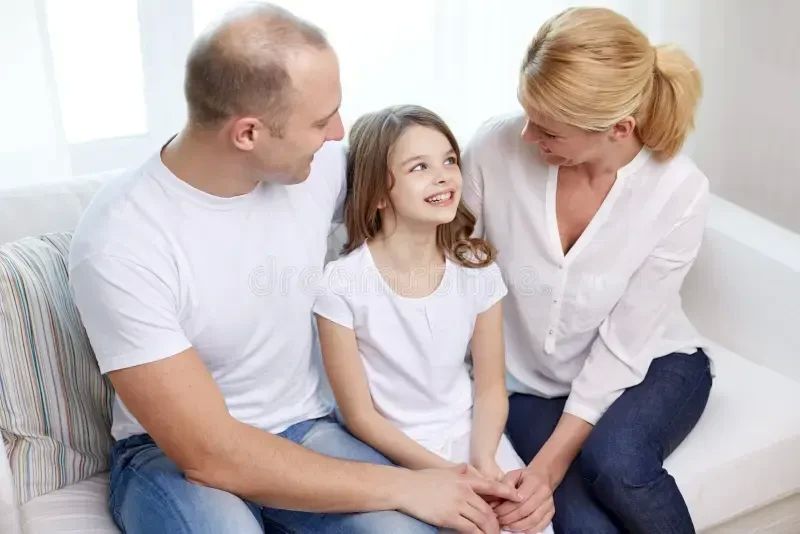 БЕРЕГИТЕ ДЕТЕЙ ОТ ОГНЯ!. Уважаемые родители! - Убирайте спички и зажигалки в недоступное место
