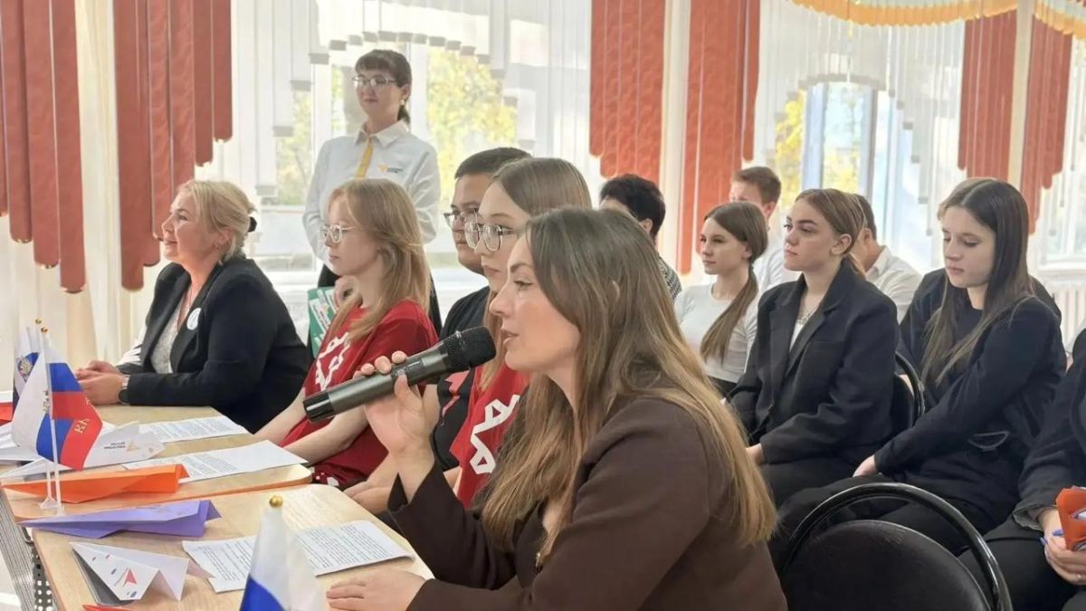 Тюменские школьники пообщались со сверстниками из ЛНР, ДНР, Херсонской и Запорожской областей Тюменские школьники пообщались со сверстниками из ЛНР, ДНР, Херсонской и Запорожской областей