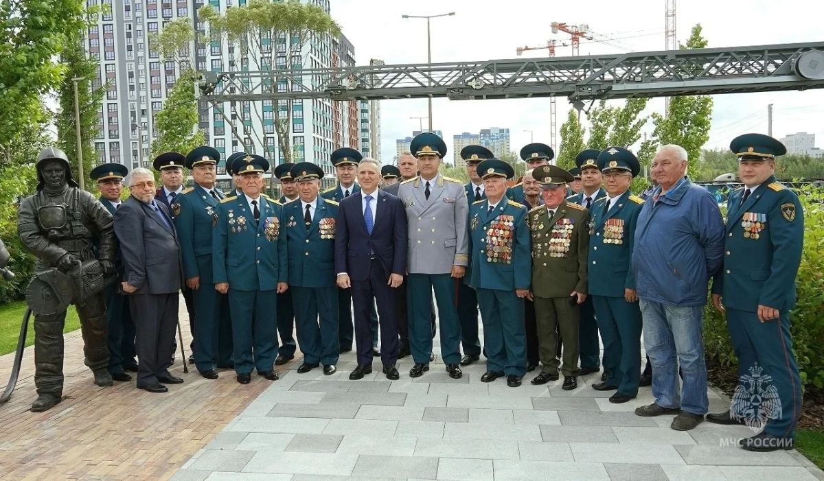 Поздравление начальника Главного управления МЧС России по Тюменской области Артура Хачатряна с Днём пожилого человека