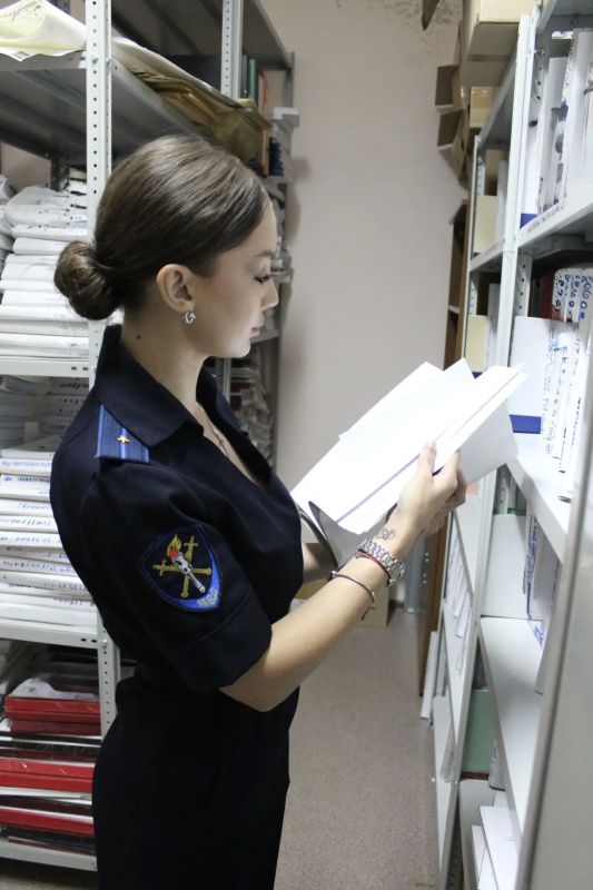 Суточные дежурства, ночные выезды, сбор доказательной базы, допрос подозреваемых – вот неполный список обязанностей следователя Суточные дежурства, ночные выезды, сбор доказательной базы, допрос подозреваемых – вот неполный список обязанностей следователя
