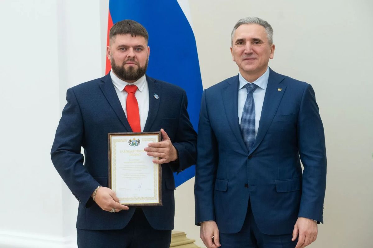 Сегодня наш губернатор Александр Моор встретился с участниками проекта «Доброслужащий» Сегодня наш губернатор Александр Моор встретился с участниками проекта «Доброслужащий»