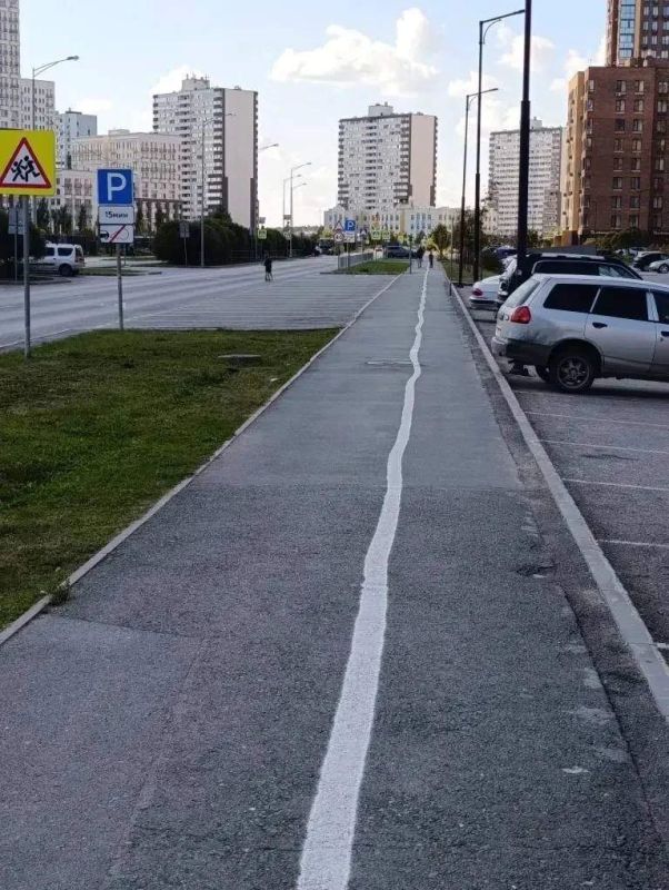 В Тюмени заметили «пьяную» разметку В Тюмени заметили «пьяную» разметку