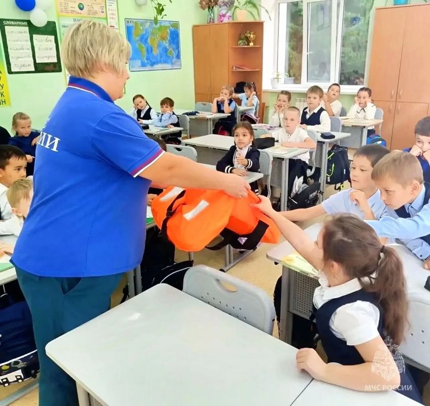 Правила безопасности на осенних водоёмах Правила безопасности на осенних водоёмах