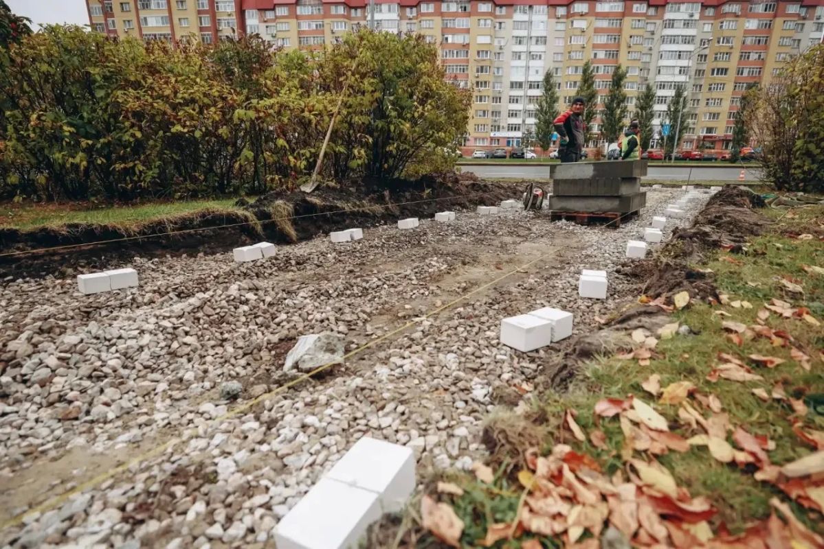 На улице Пермякова скоро появится новый тротуар