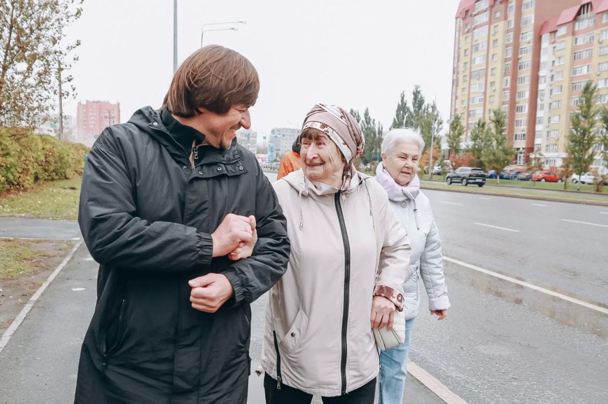 Максим Афанасьев: На улице Пермякова строят новый тротуар Максим Афанасьев: На улице Пермякова строят новый тротуар