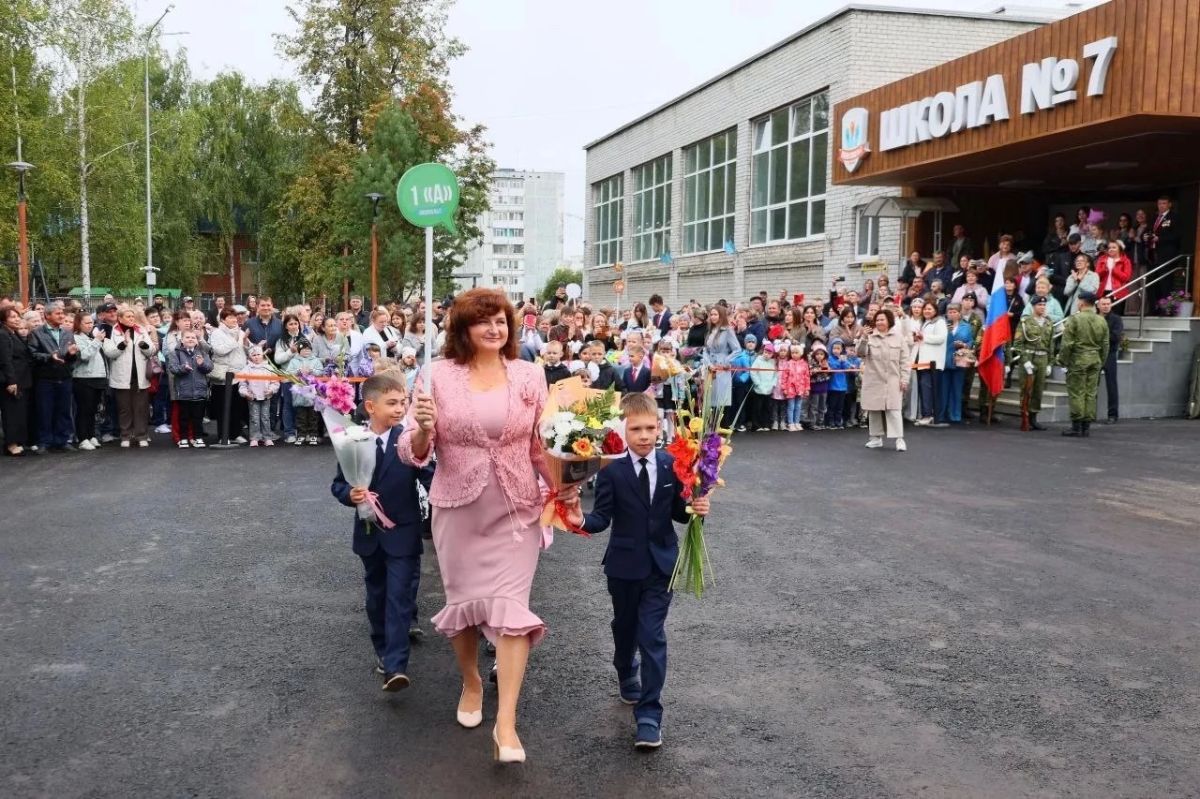 Дорогие наши учителя, наставники, ветераны педагогического труда! Сердечно поздравляю вас с Днём учителя! Дорогие наши учителя, наставники, ветераны педагогического труда! Сердечно поздравляю вас с Днём учителя!