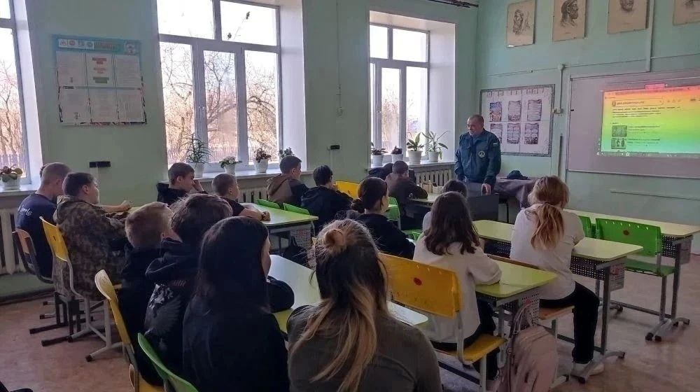 Урок безопасности в школе села Большая Ченчерь Урок безопасности в школе села Большая Ченчерь