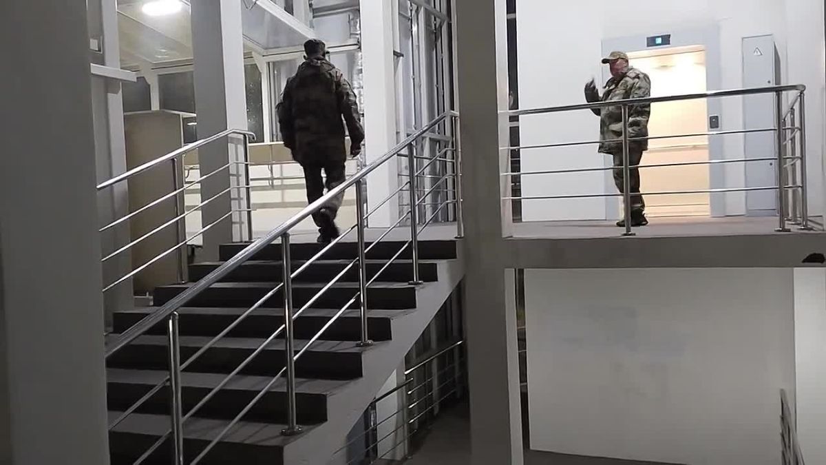 Патрулирование усилено В связи с участившимися фактами вандализма, порчи имущества и нарушениями санитарно-эпидимиологических норм сотрудники службы безопасности МБУ «Тюменьгормост» проводят дополнительное патрулирование...