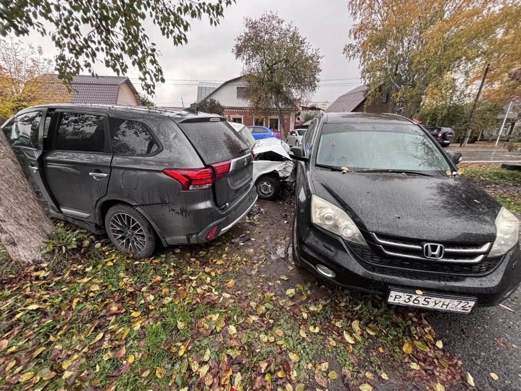 Из-за пьяного водителя в Тюмени пострадал ребенок и разбиты два автомобиля
